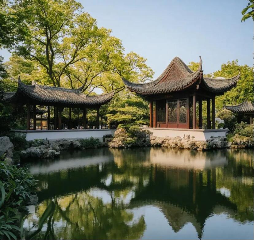 带岭区雪青餐饮有限公司